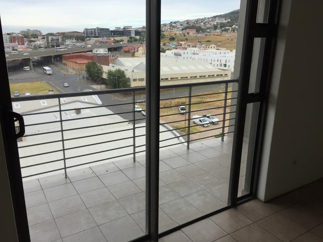 1 Bedroom Property for Sale in Zonnebloem Western Cape